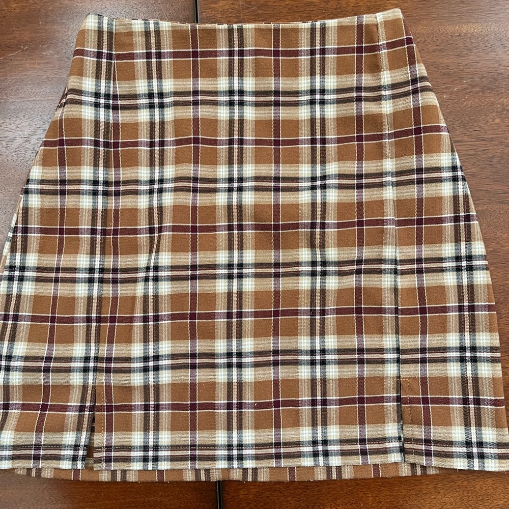 Brandy Melville plaid skirt! On Sz fits all. - Picture 1 of 5